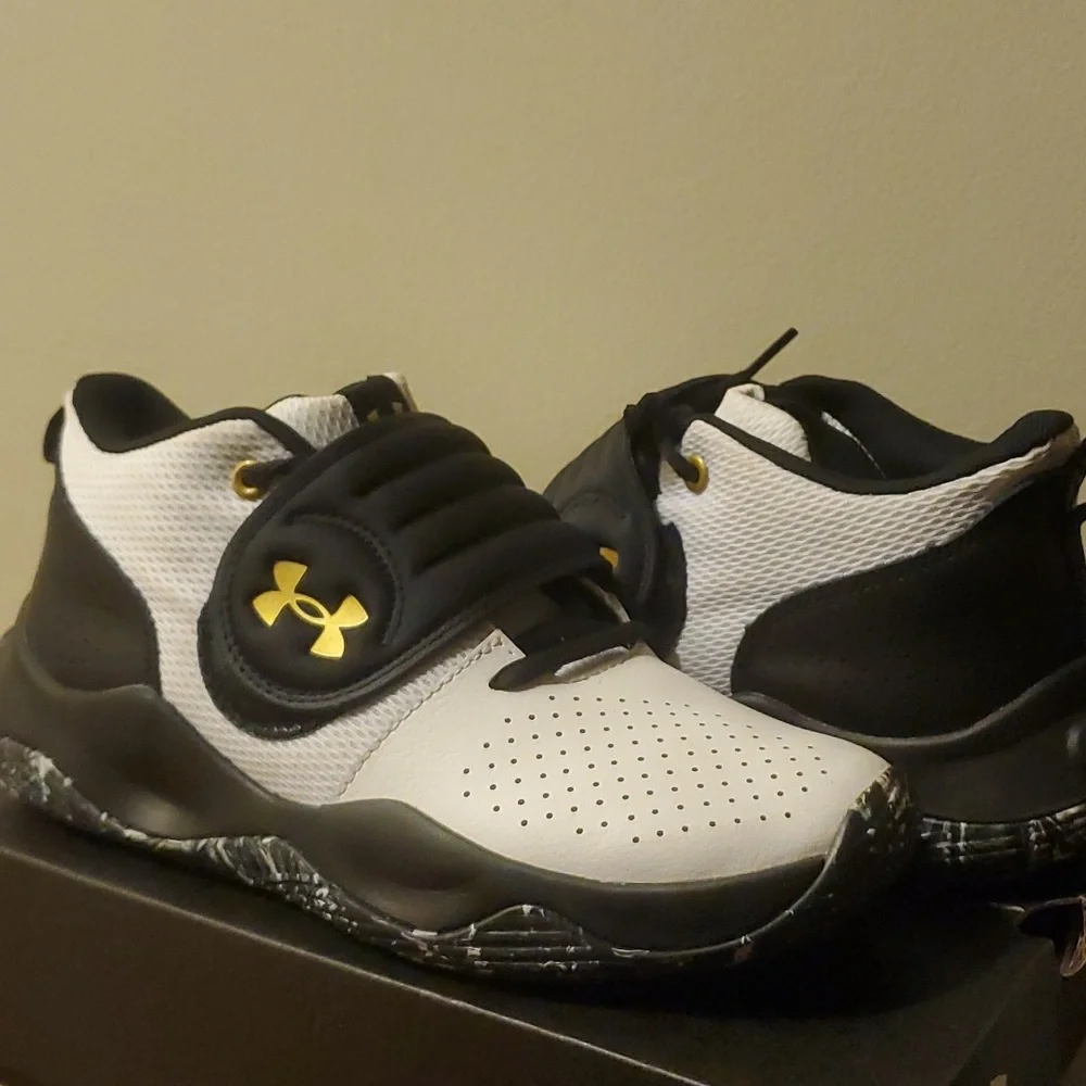 UNDER ARMOUR - Picture 1 of 14